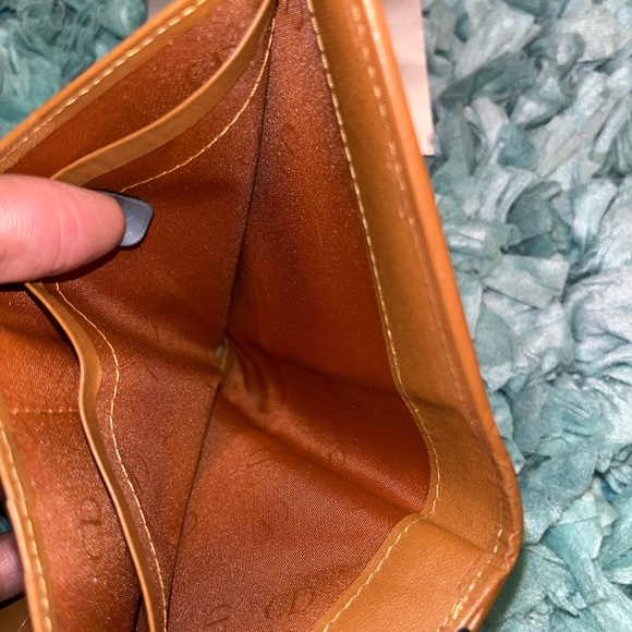 Beautiful like New Christian Dior wallet - Picture 6 of 8